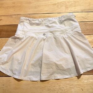 Lululemon White Tennis Athletic Skirt with Built in Shorts - Skort - Size 4